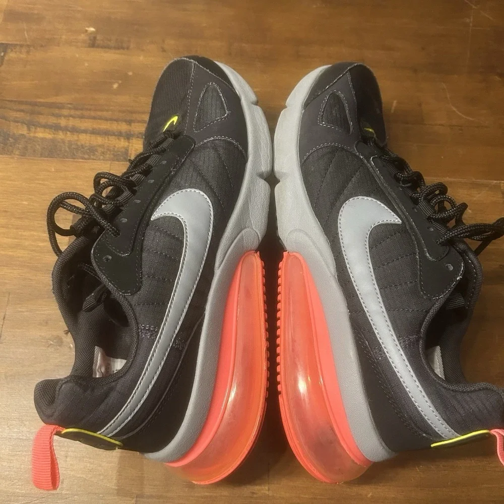 Nike Air Max 270 Futura‎ Shoes Men's Size 9 Black Hot Punch AO1569-007 Sneaker